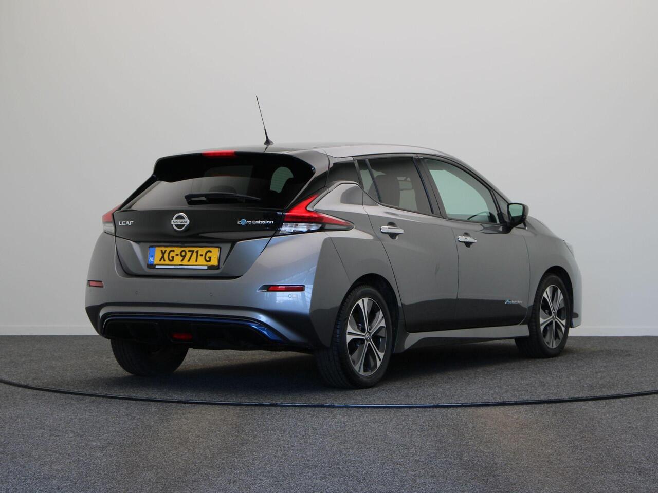 Nissan LEAF N-Connecta 40 kWh | Stuurwiel Verwarmd | Stoelverwarming | Led koplampen | All Season Banden | Accuscore 87,9% |