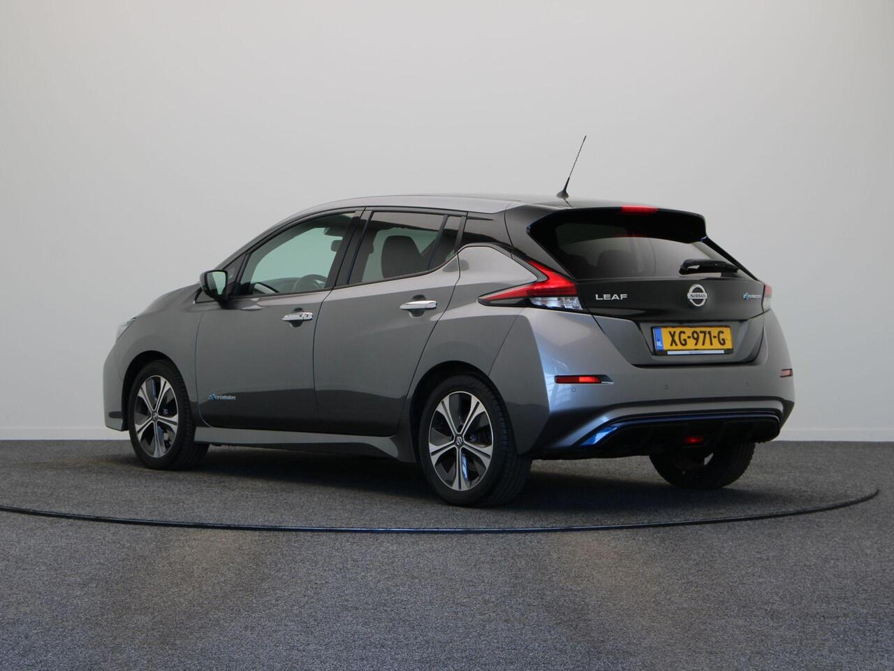 Nissan LEAF N-Connecta 40 kWh | Stuurwiel Verwarmd | Stoelverwarming | Led koplampen | All Season Banden | Accuscore 87,9% |