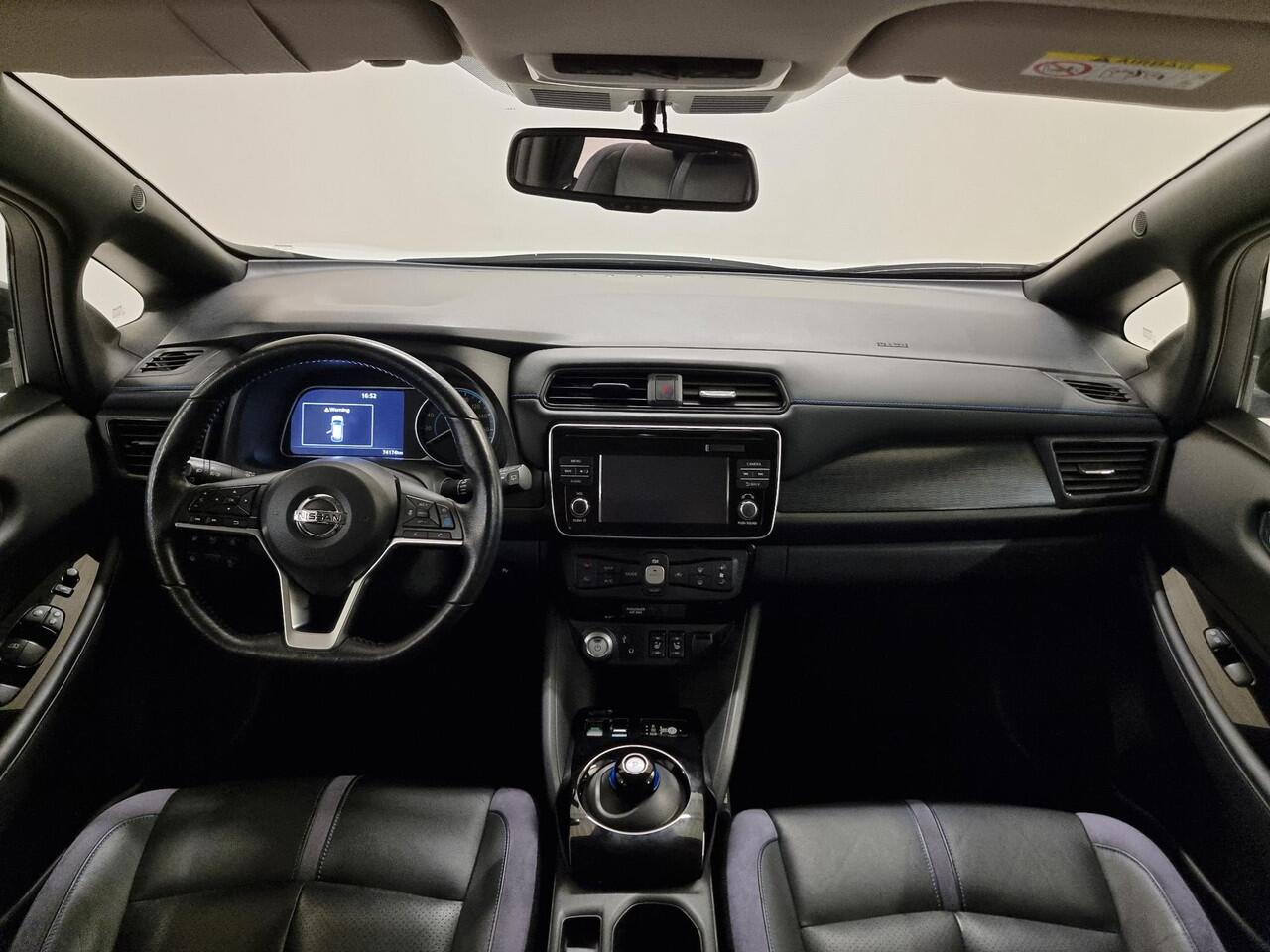 Nissan LEAF Tekna 40 kWh | SoH 88% | BOSE Audio | Trekhaak | Stoelverwarming |