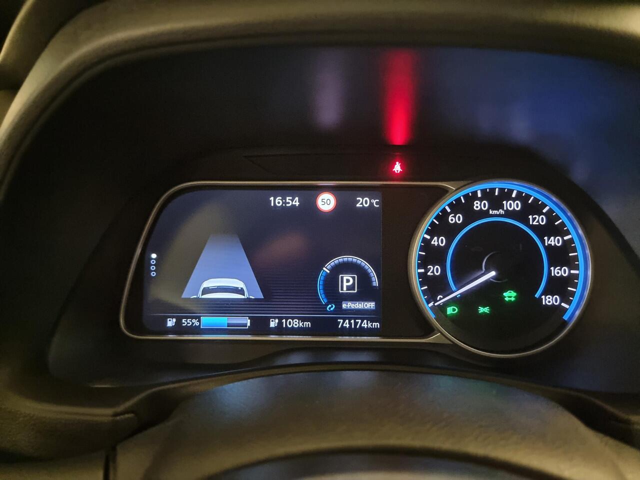 Nissan LEAF Tekna 40 kWh | SoH 88% | BOSE Audio | Trekhaak | Stoelverwarming |