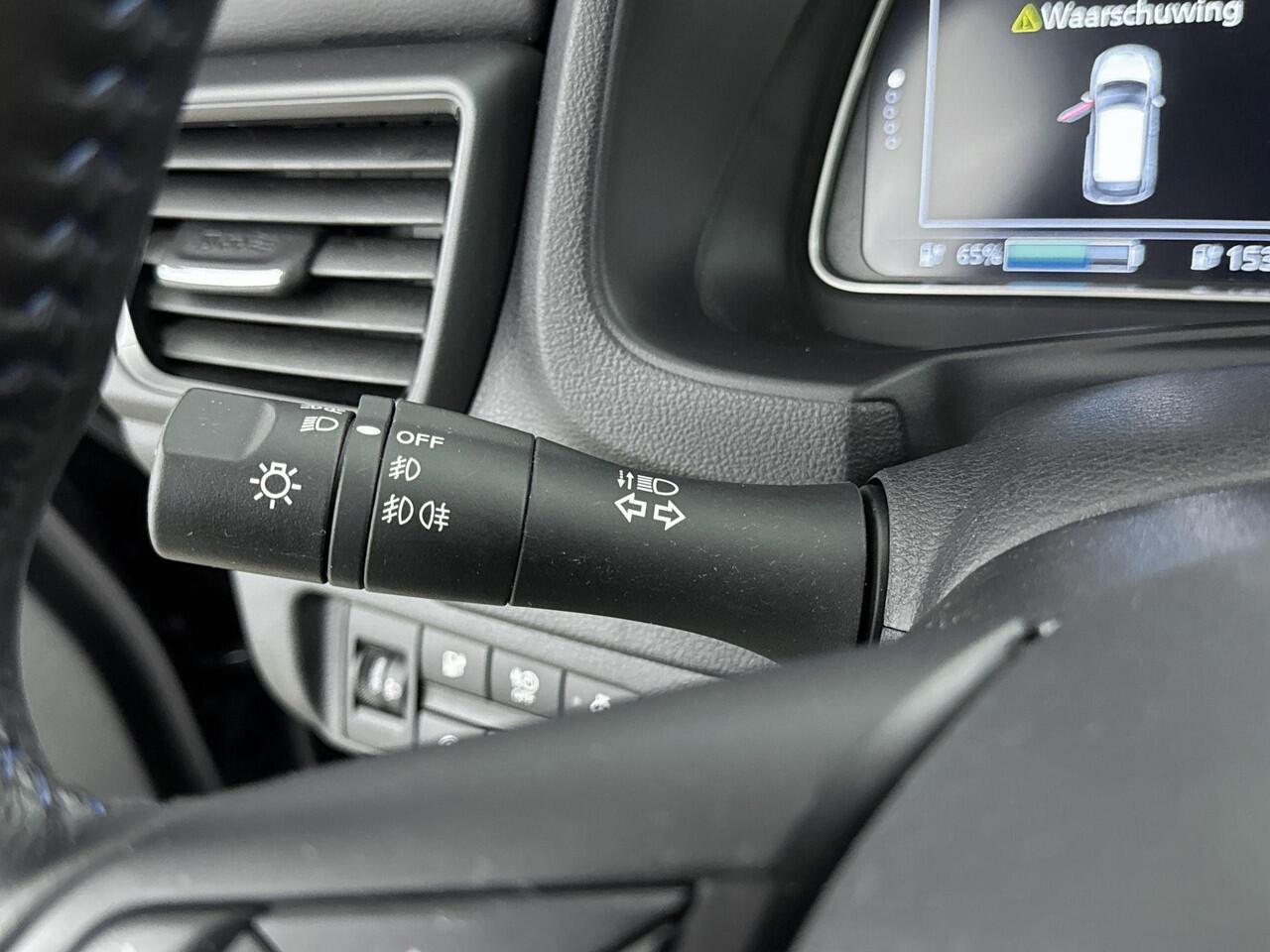 Nissan LEAF N-Connecta 40 kWh | Apple Carplay & Android Auto | Stoelverwarming | Stuurverwarming | 360 camera | Parkeersensoren