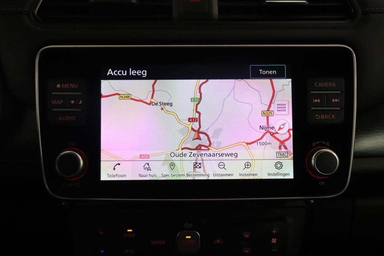 Nissan LEAF N-Connecta 40 kWh | 360° Camera | Stoelverwarming | Adaptieve cruisecontrol | Climate control | Key-less | Navigatie |