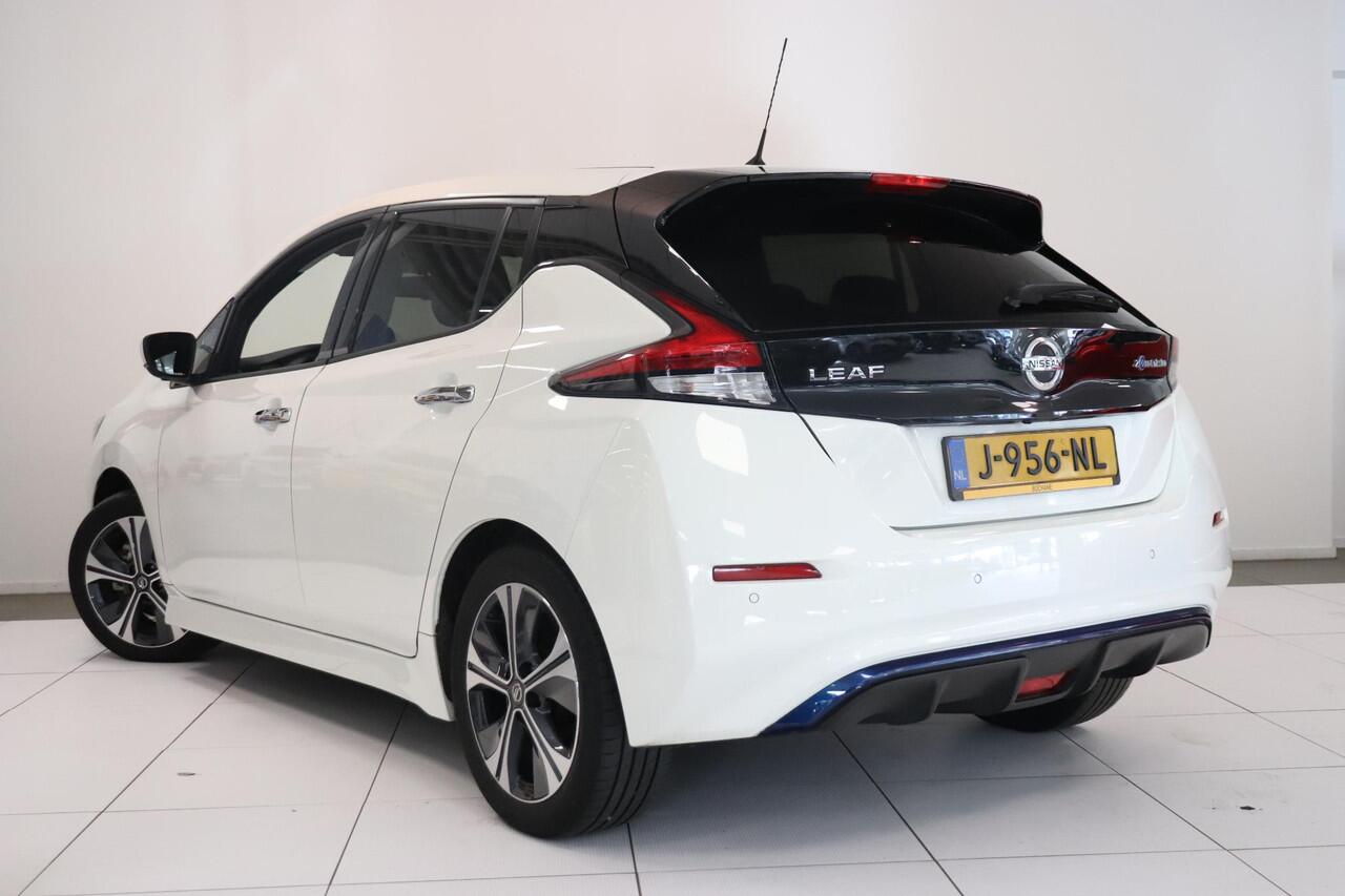 Nissan LEAF N-Connecta 40 kWh | 360° Camera | Stoelverwarming | Adaptieve cruisecontrol | Climate control | Key-less | Navigatie |
