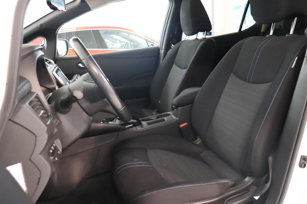 Nissan LEAF N-Connecta 40 kWh | 360° Camera | Stoelverwarming | Adaptieve cruisecontrol | Climate control | Key-less | Navigatie |