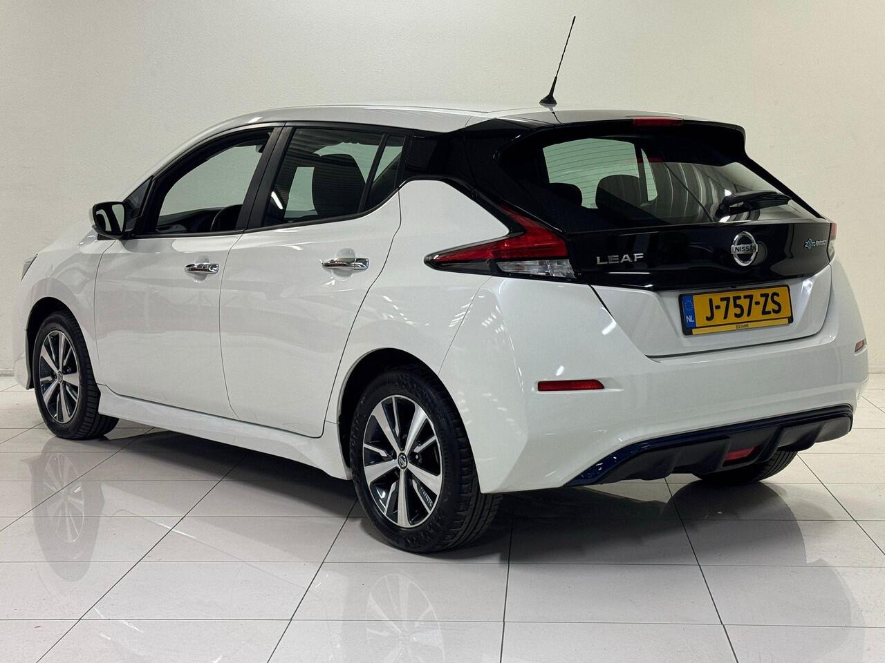 Nissan LEAF Acenta 40 kWh | Navigatie | Stoelverwarming | Parkeersensoren |