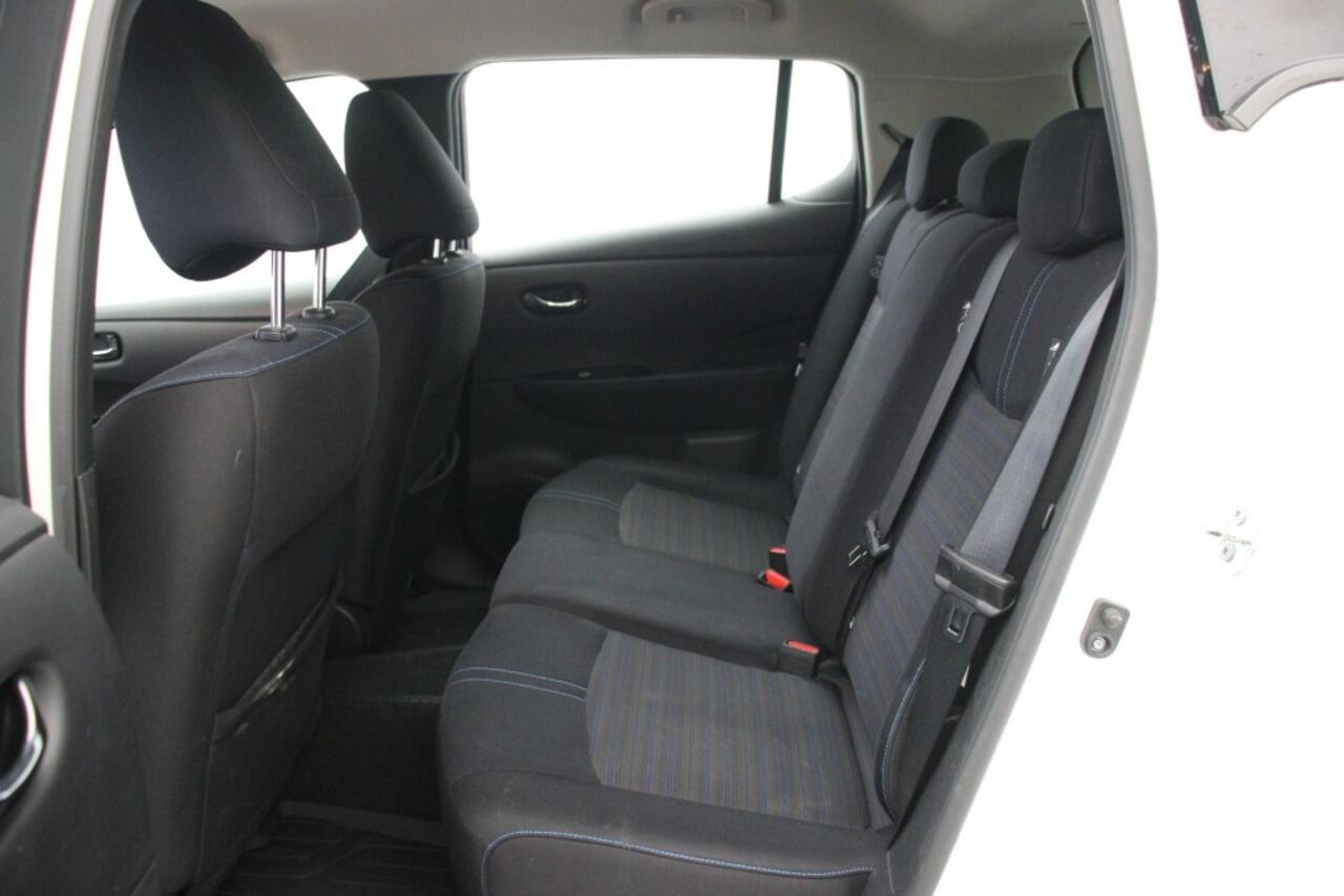 Nissan LEAF Acenta 40 kWh - Carplay, Camera, Navi, Cruise, Stoelverw.