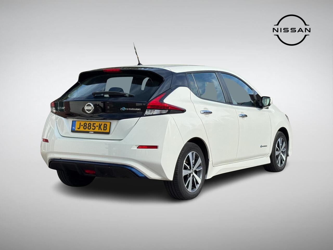 Nissan LEAF Acenta 40 kWh SoH 92% | Navigatie | Camera | Apple Carplay/Android Auto | Dodehoek Detectie | Adapt. Cruise Control | Rijklaarprijs!