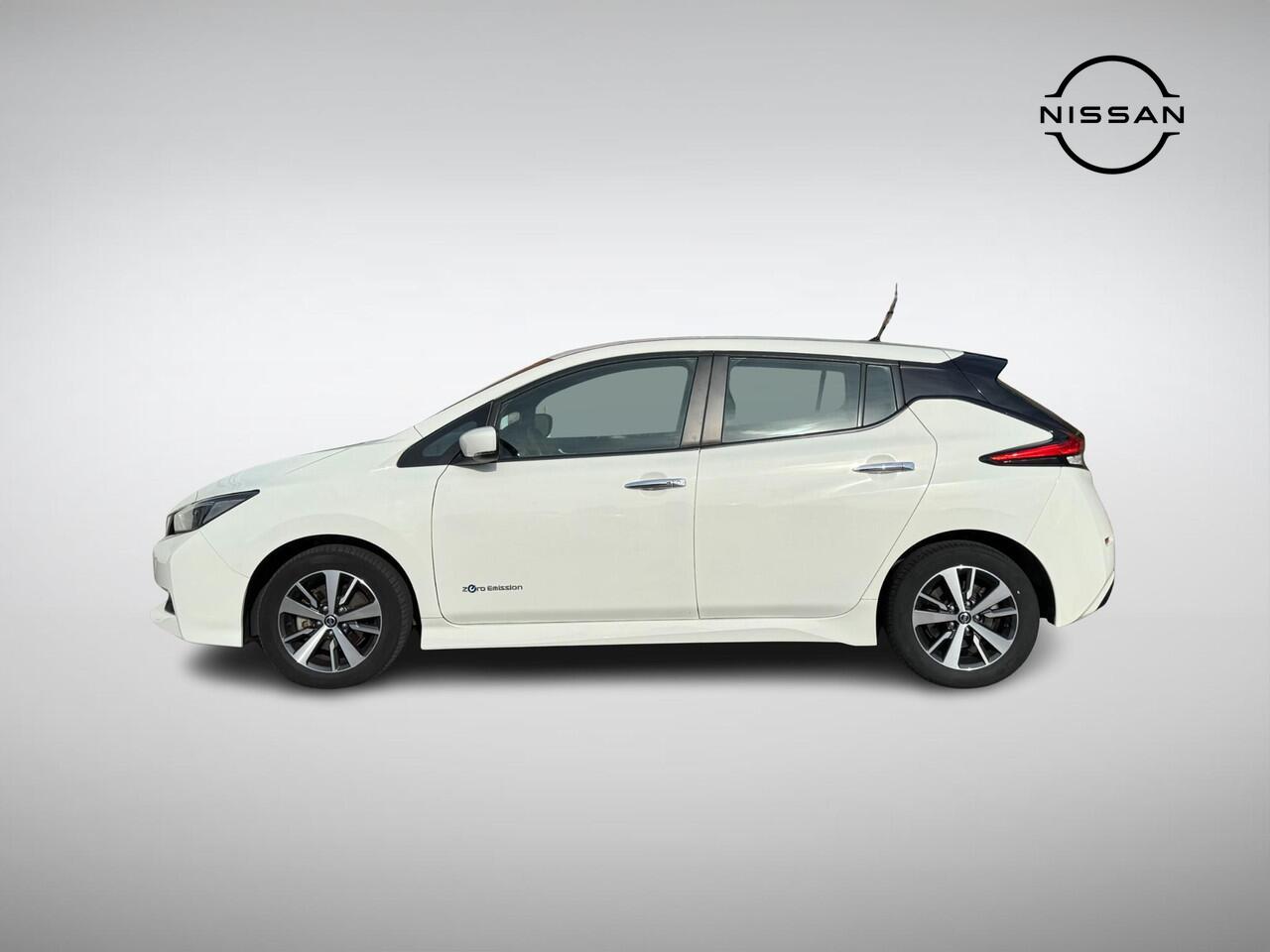 Nissan LEAF Acenta 40 kWh SoH 92% | Navigatie | Camera | Apple Carplay/Android Auto | Dodehoek Detectie | Adapt. Cruise Control | Rijklaarprijs!