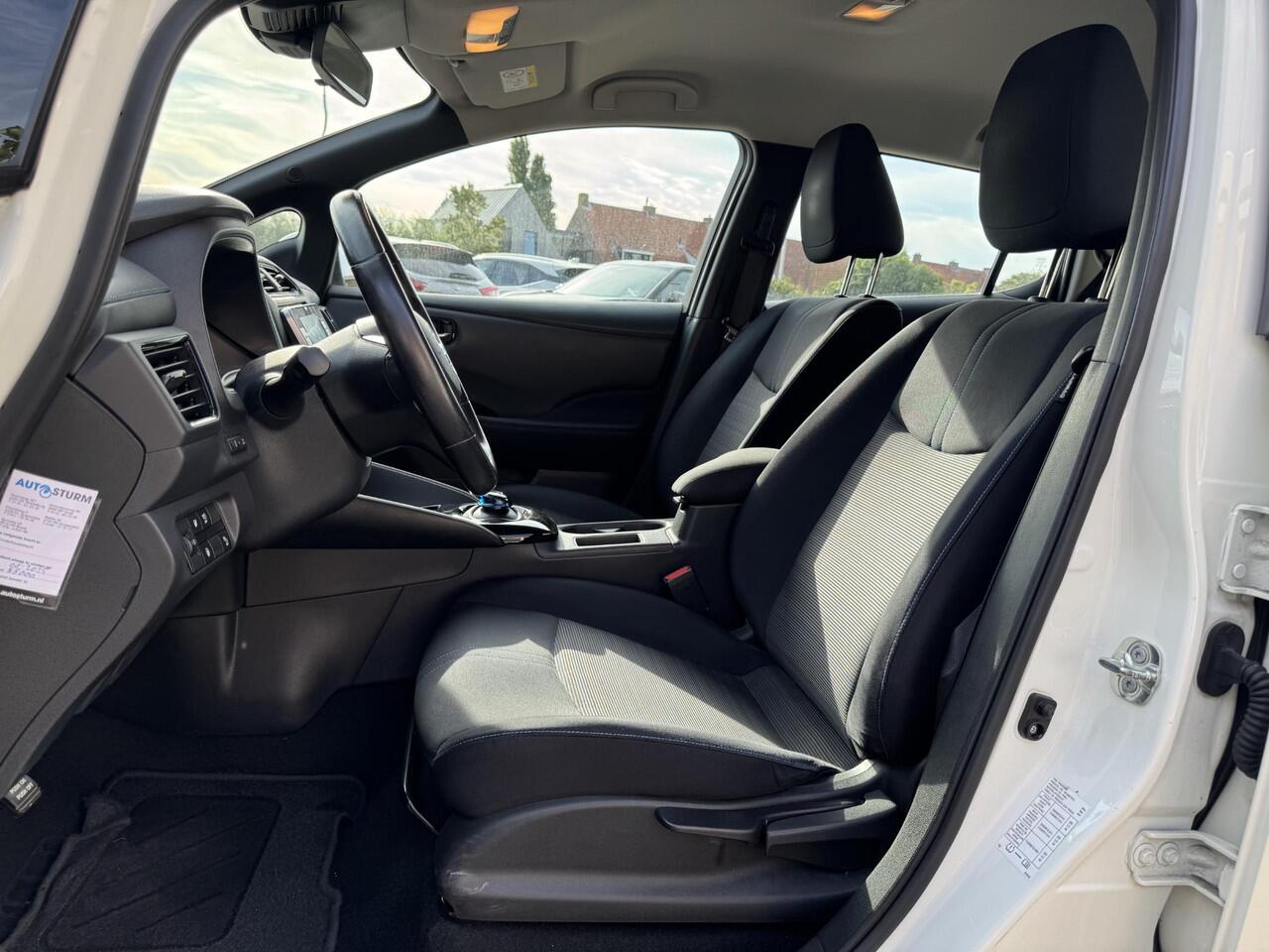 Nissan LEAF Acenta 40 kWh SoH 92% | Navigatie | Camera | Apple Carplay/Android Auto | Dodehoek Detectie | Adapt. Cruise Control | Rijklaarprijs!