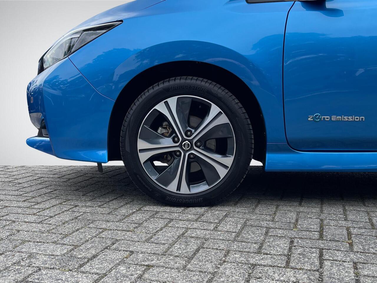 Nissan LEAF N-Connecta 40 kWh SoH 84% | Navigatie | 360° Camera | Stuur- + Stoelverwarming | Adapt. Cruise Control | Keyless Entry | Dodehoek Detectie | Rijklaarprijs!