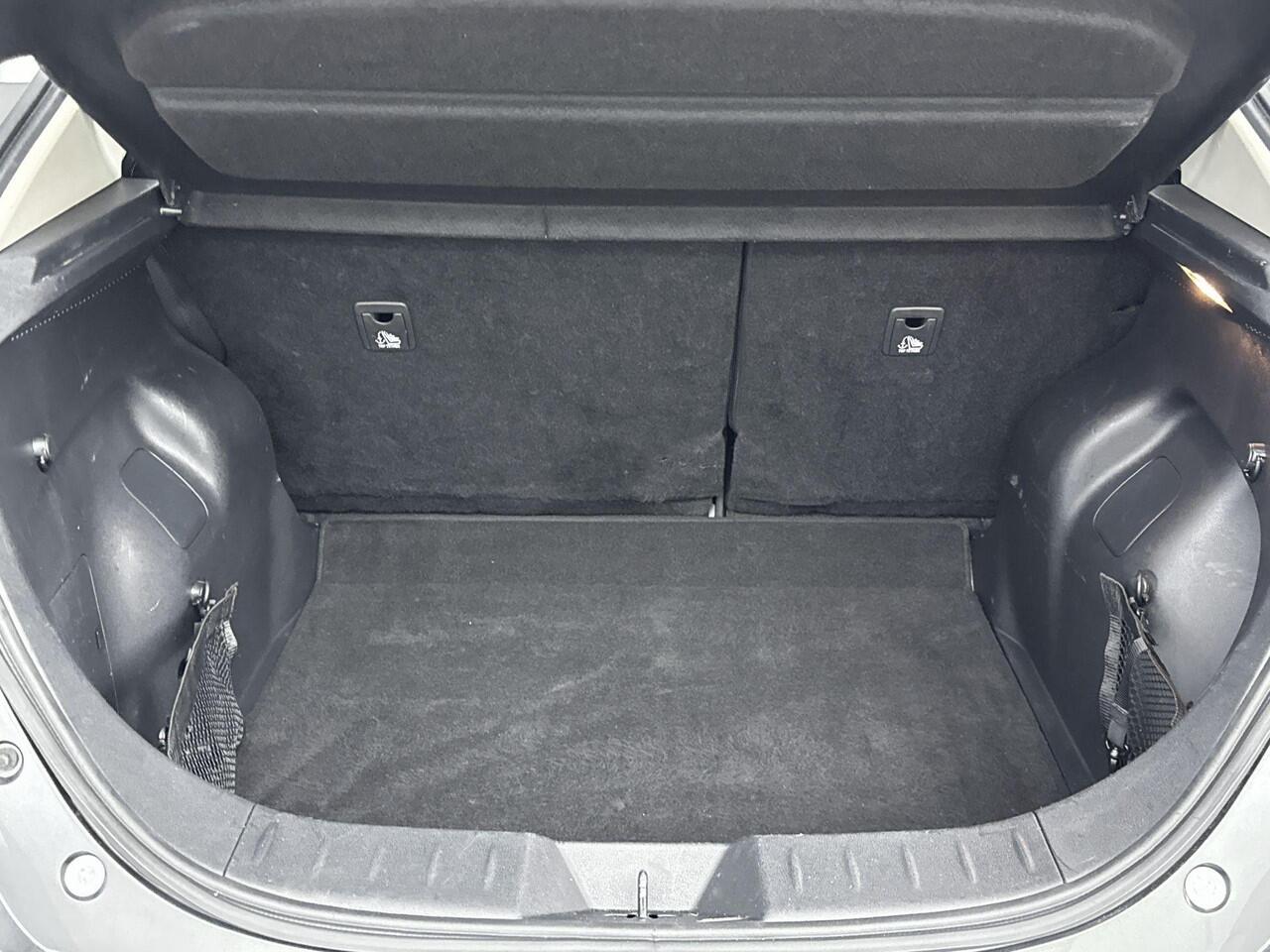 Nissan LEAF Acenta 40 kWh 150PK | Navigatie | Adaptieve Cruise Control | Lichtmetalen Velgen | Apple CarPlay & Android Auto