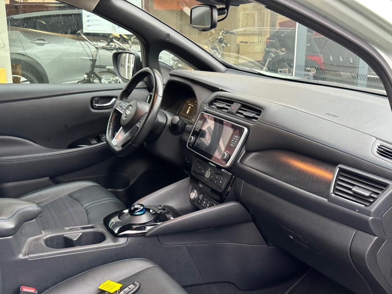 Nissan LEAF TEKNA 40 KWH