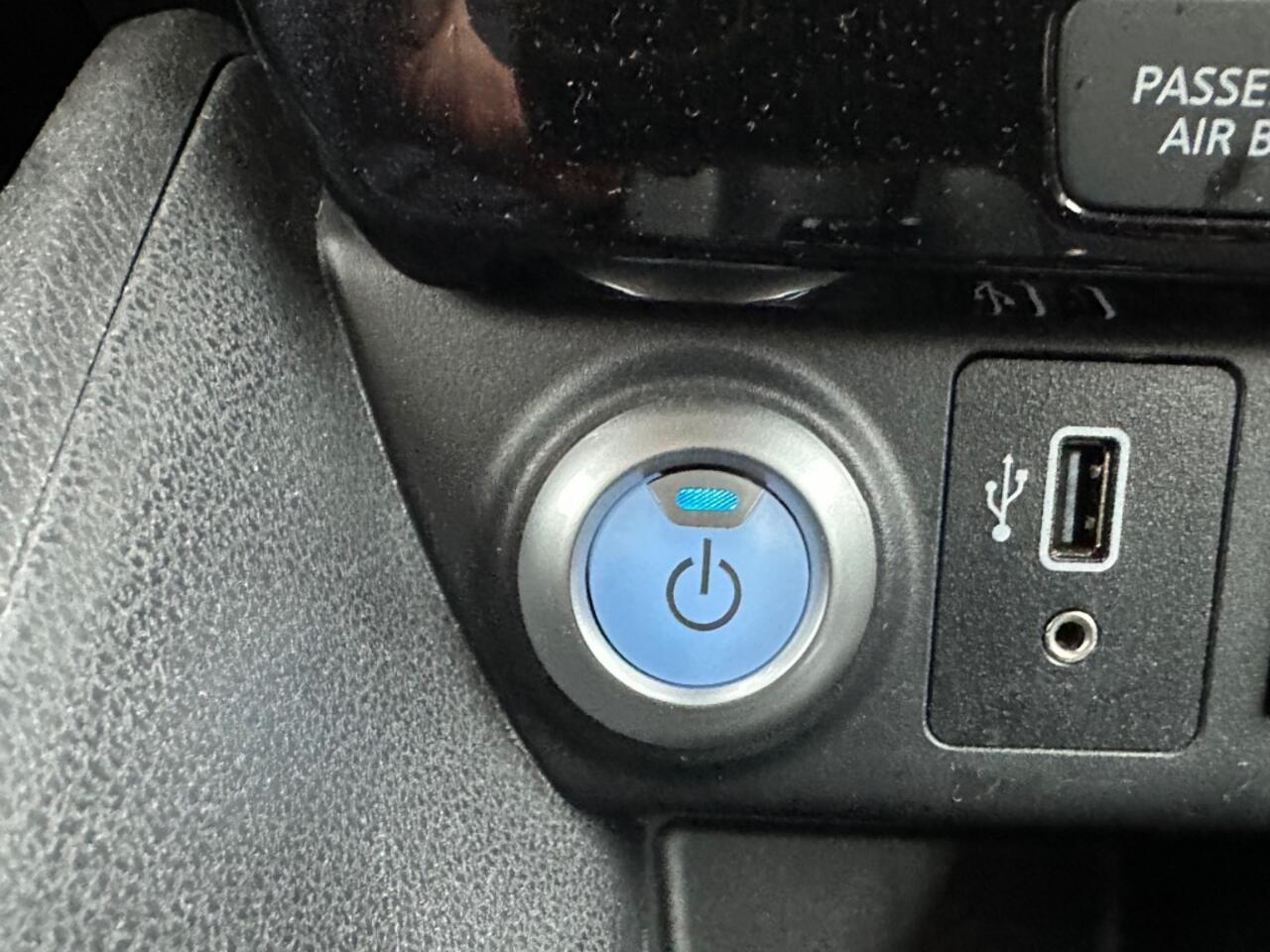 Nissan LEAF TEKNA 40 KWH