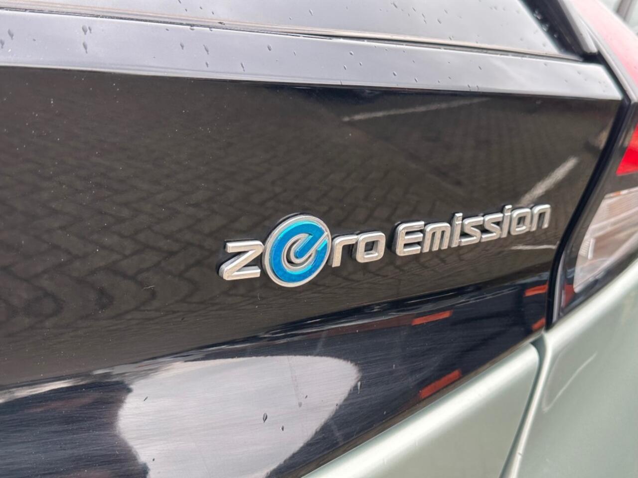 Nissan LEAF TEKNA 40 KWH
