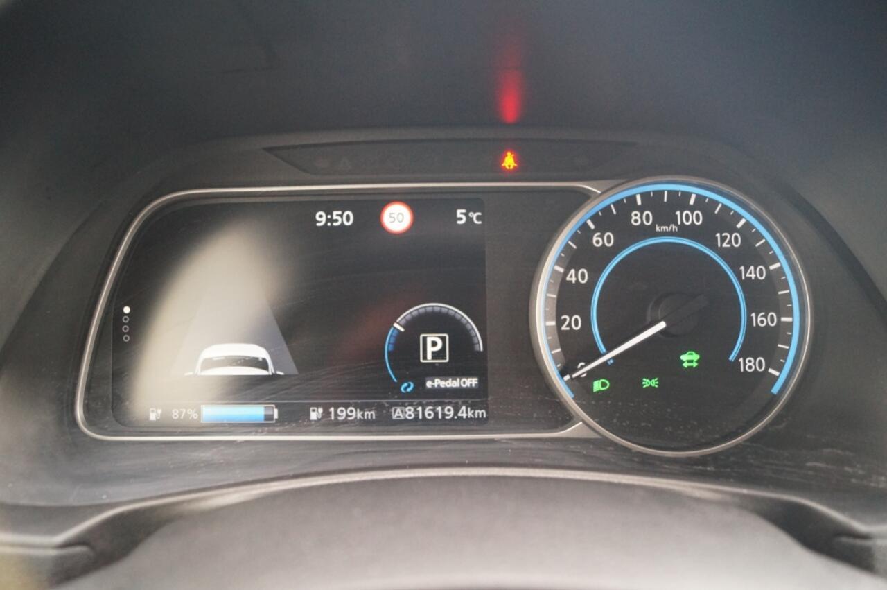 Nissan LEAF N-Connecta 40kWh -SOH90%-NAVI-ECC-PDC-CAM-