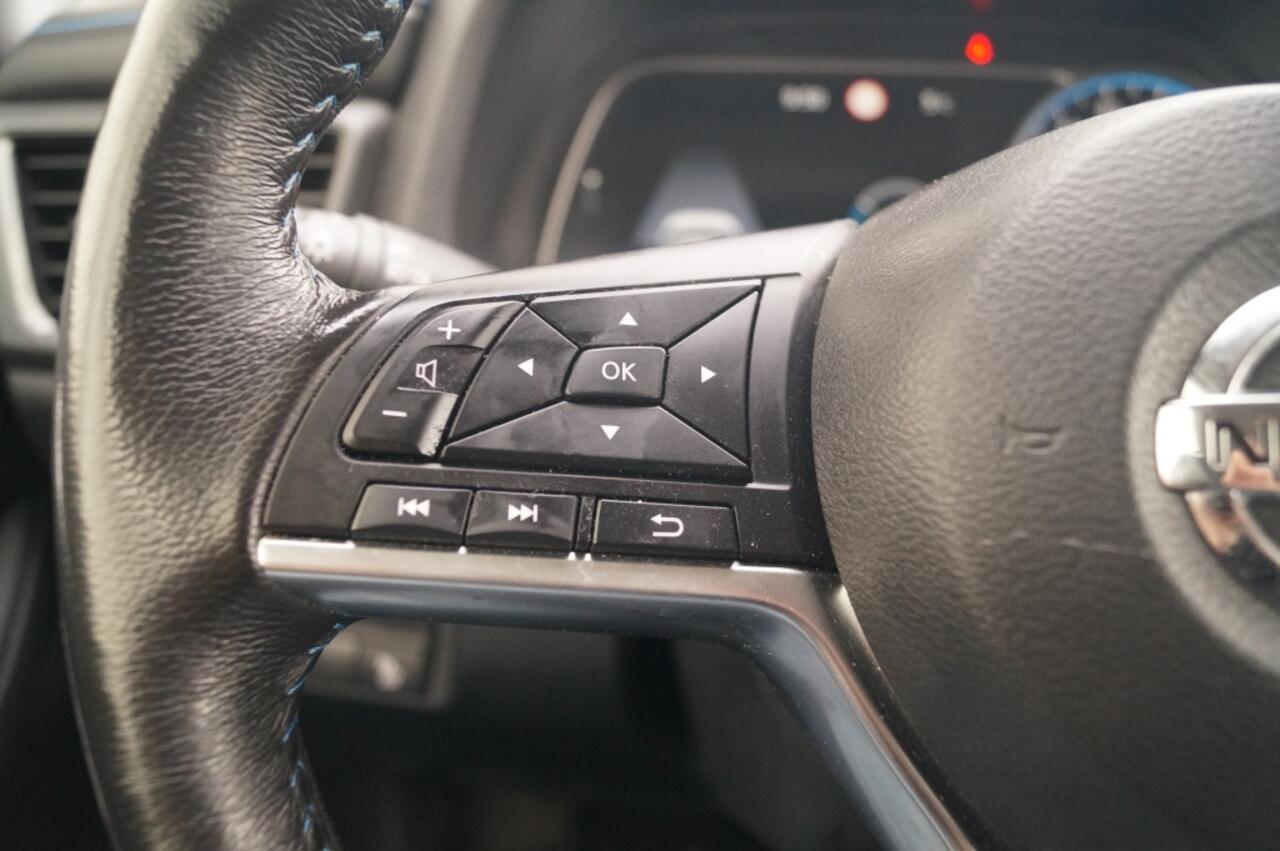 Nissan LEAF N-Connecta 40kWh -SOH90%-NAVI-ECC-PDC-CAM-