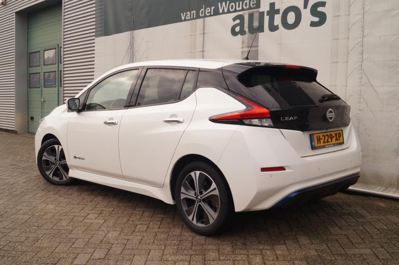 Nissan LEAF N-Connecta 40kWh -SOH90%-NAVI-ECC-PDC-CAM-