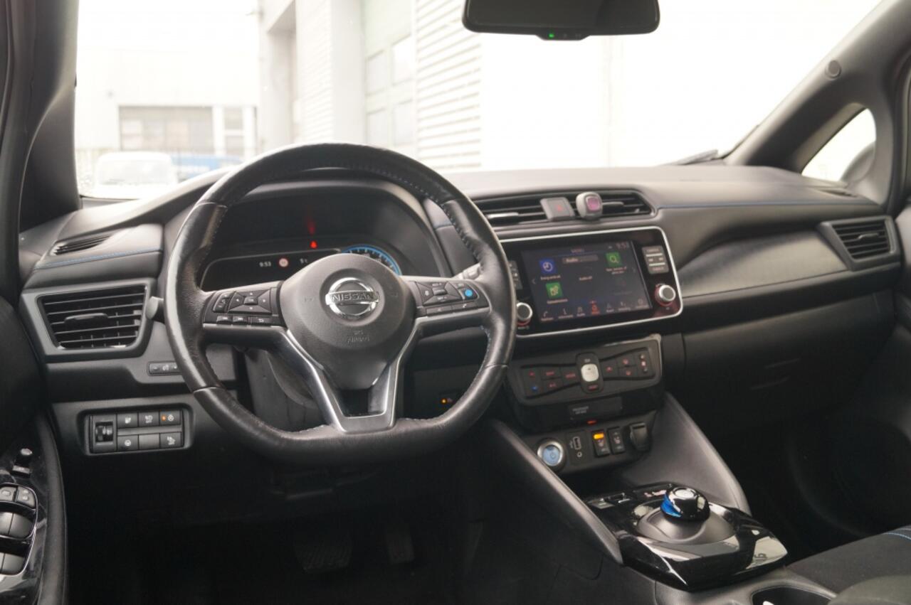 Nissan LEAF N-Connecta 40kWh -SOH90%-NAVI-ECC-PDC-CAM-