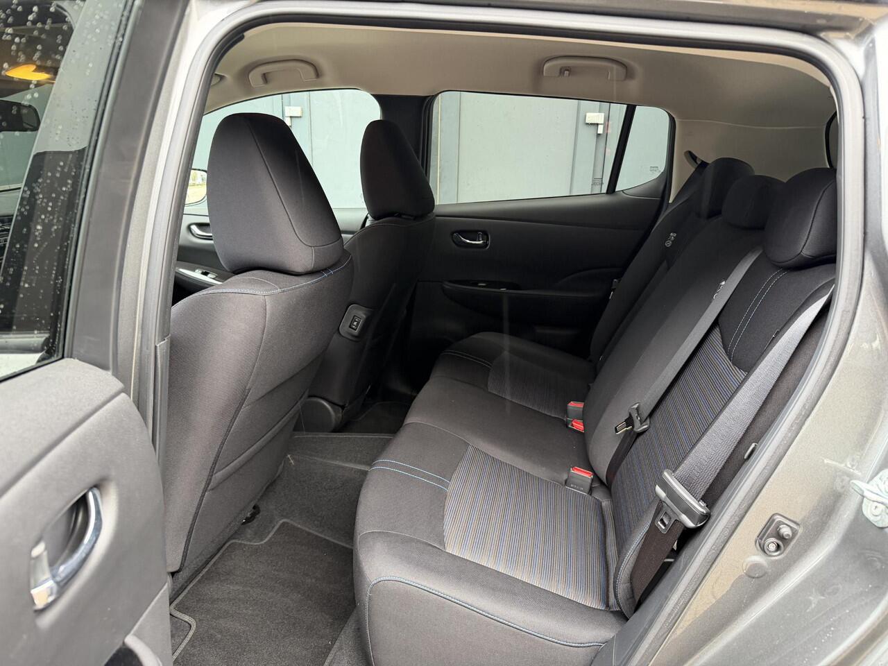 Nissan LEAF N-Connecta 40 kWh 360 Graden Camera Apple Carplay/Android auto / Stoelverwarming / Stuurwielverwarming / Navigatie / Cruise Control / NAP Logisch / Dealer Onderhouden