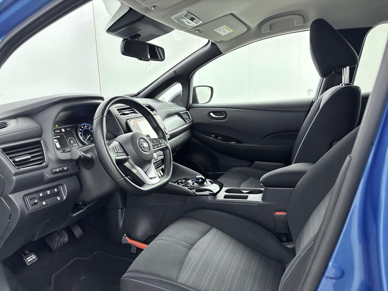 Nissan LEAF N-Connecta 40 kWh | Apple carplay & Android Auto | Parkeersensoren | NAVI | LMV |