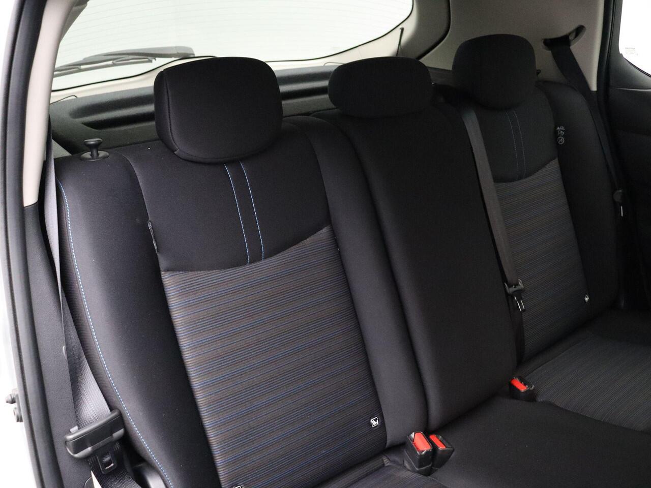 Nissan LEAF N-Connecta 40 kWh | Accu score 92% | Trekhaak | Dealer onderhouden | Stoel- en stuurwielverwarming | Achterbankverwarming |