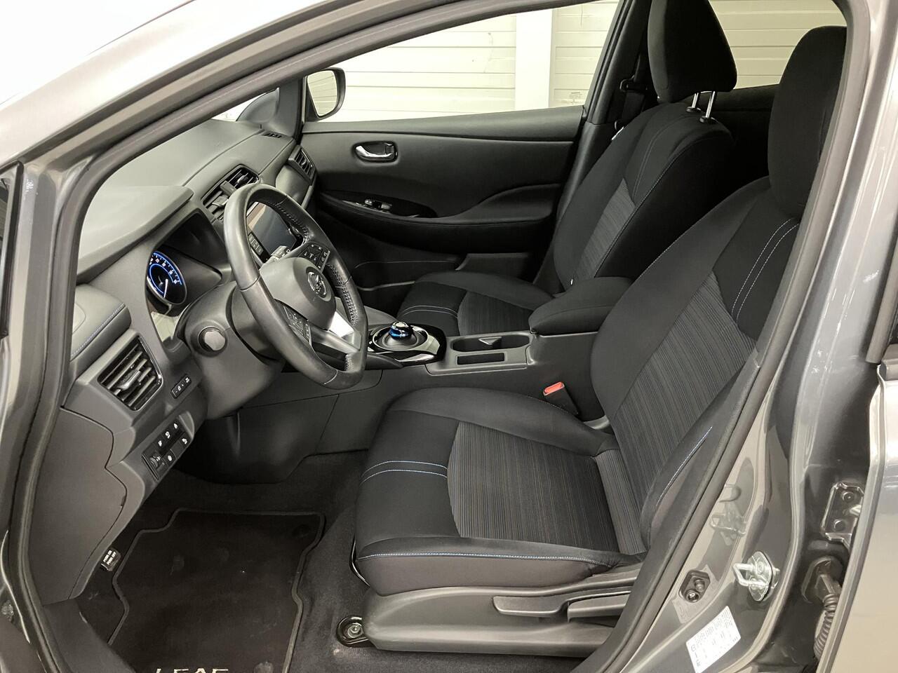 Nissan LEAF e+ N-Connecta 62 kWh / Eerste Eigenaar / Dealer Onderhouden / 385 KM WLTP / Navigatie / Stoel- en Stuurverwarming / 360 Graden Camera / Cruise Control / Climate Control /