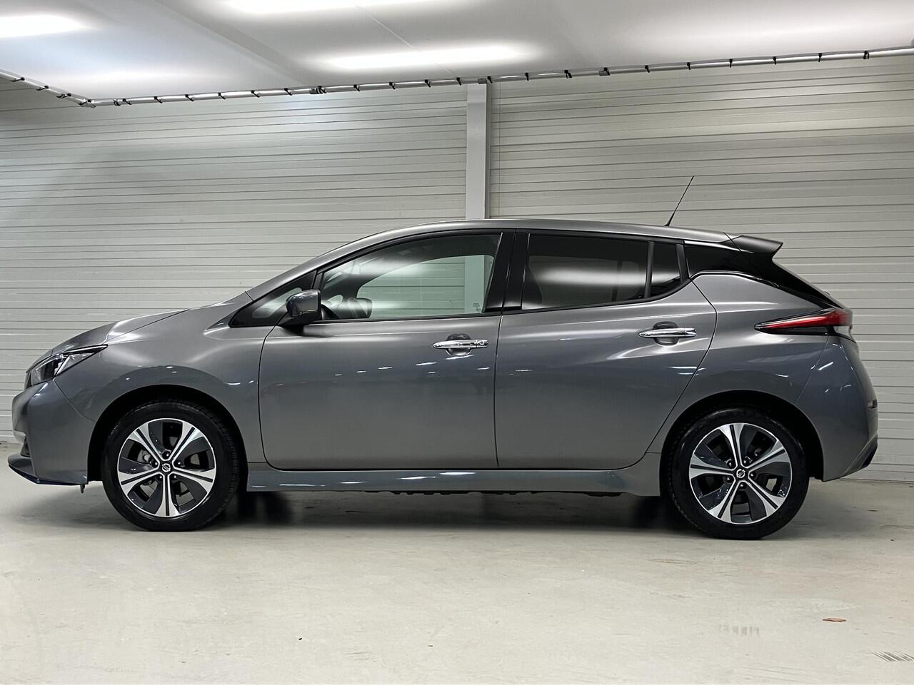 Nissan LEAF e+ N-Connecta 62 kWh / Eerste Eigenaar / Dealer Onderhouden / 385 KM WLTP / Navigatie / Stoel- en Stuurverwarming / 360 Graden Camera / Cruise Control / Climate Control /