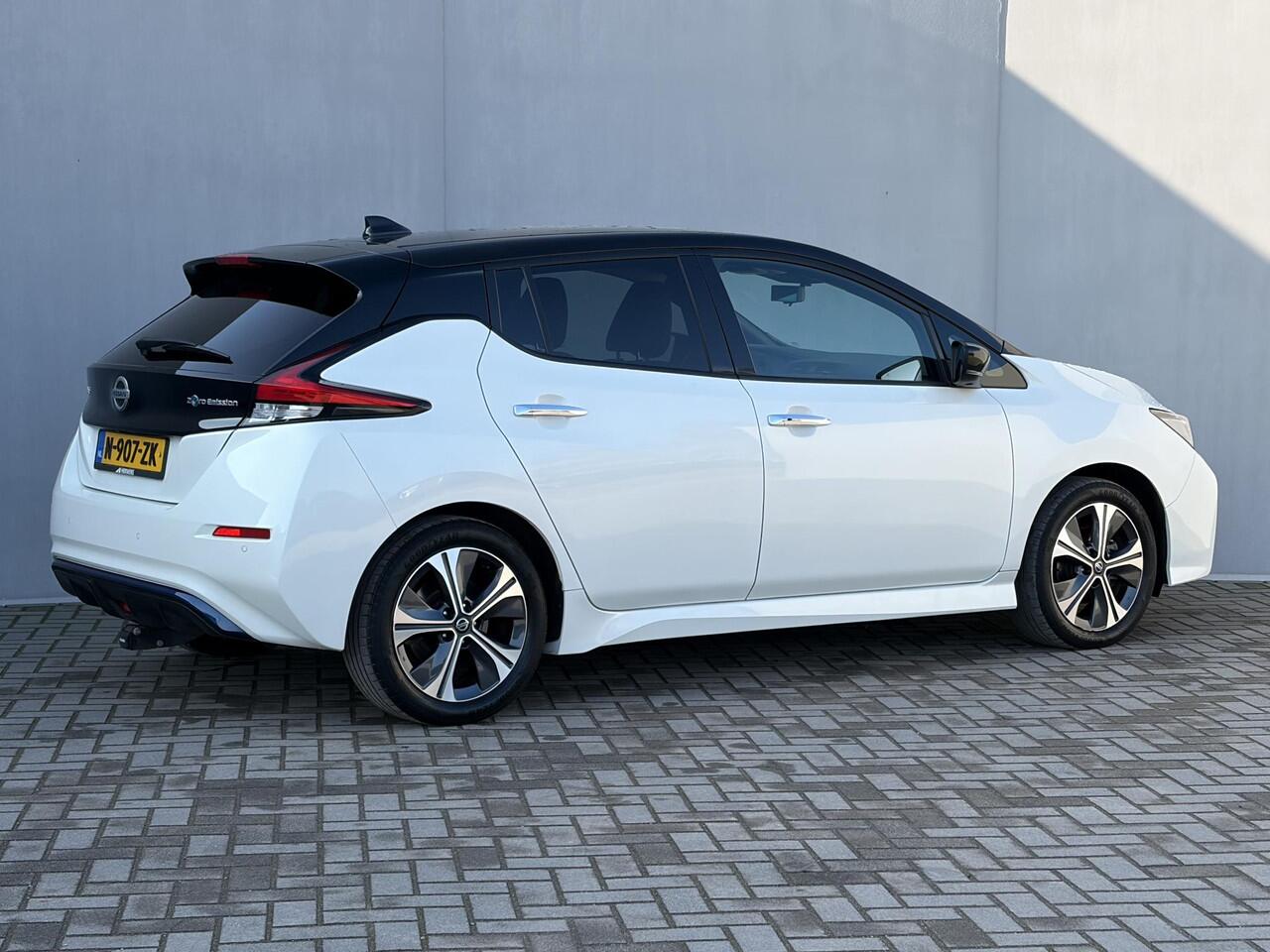 Nissan LEAF Tekna 40 kWh / SOH 91,76% / Stoelverwarming voor en achter / Adaptieve cruise control / Stuurverwarming / Afneembare trekhaak / Navigatie / Bose / Lederen bekleding