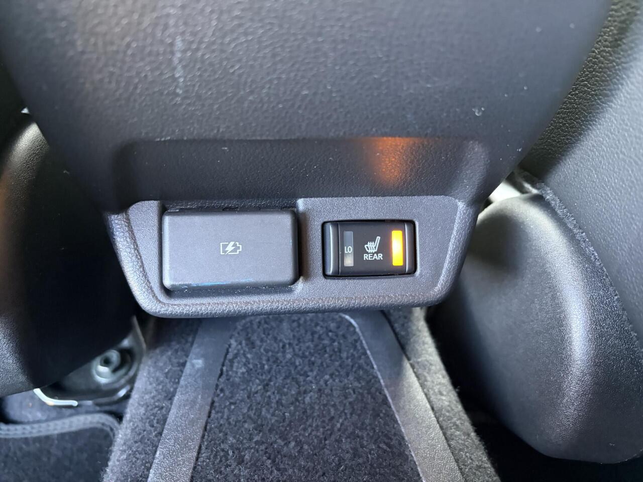 Nissan LEAF Tekna 40 kWh / SOH 91,76% / Stoelverwarming voor en achter / Adaptieve cruise control / Stuurverwarming / Afneembare trekhaak / Navigatie / Bose / Lederen bekleding