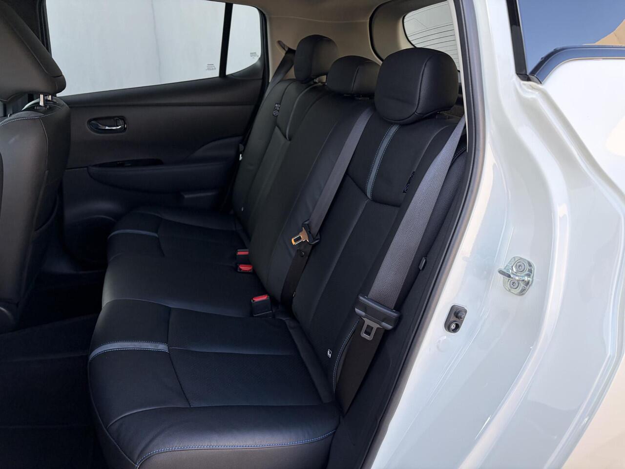 Nissan LEAF Tekna 40 kWh / SOH 91,76% / Stoelverwarming voor en achter / Adaptieve cruise control / Stuurverwarming / Afneembare trekhaak / Navigatie / Bose / Lederen bekleding