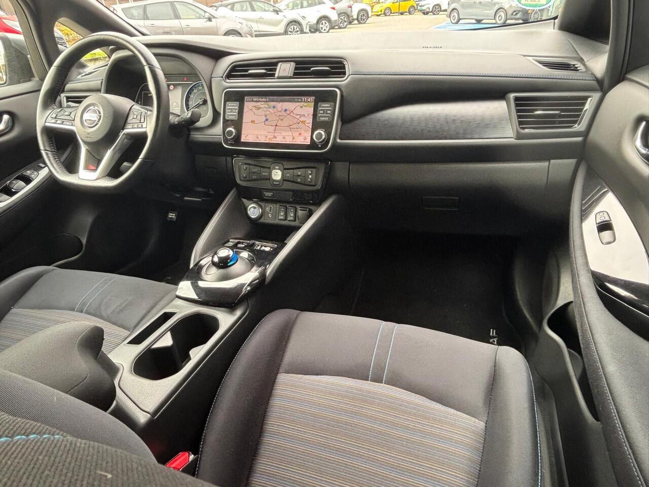 Nissan LEAF N-Connecta 40 kWh | NAVIGATIE | 360° CAMERA | STOELVERWARMING | NL-AUTO |