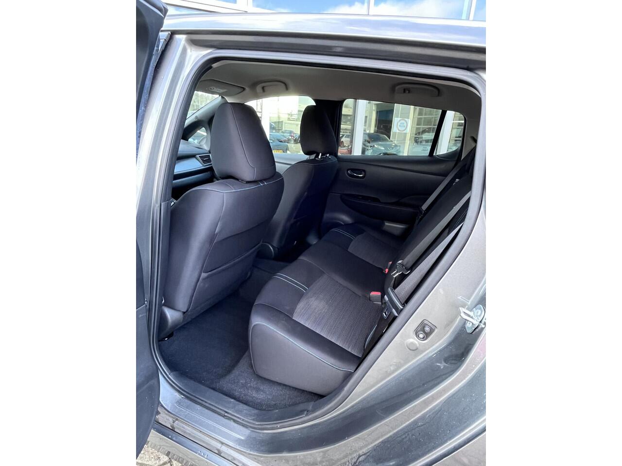 Nissan LEAF e+ N-Connecta 62 kWh LED Koplampen - Warmtepomp - Stoelverwarming