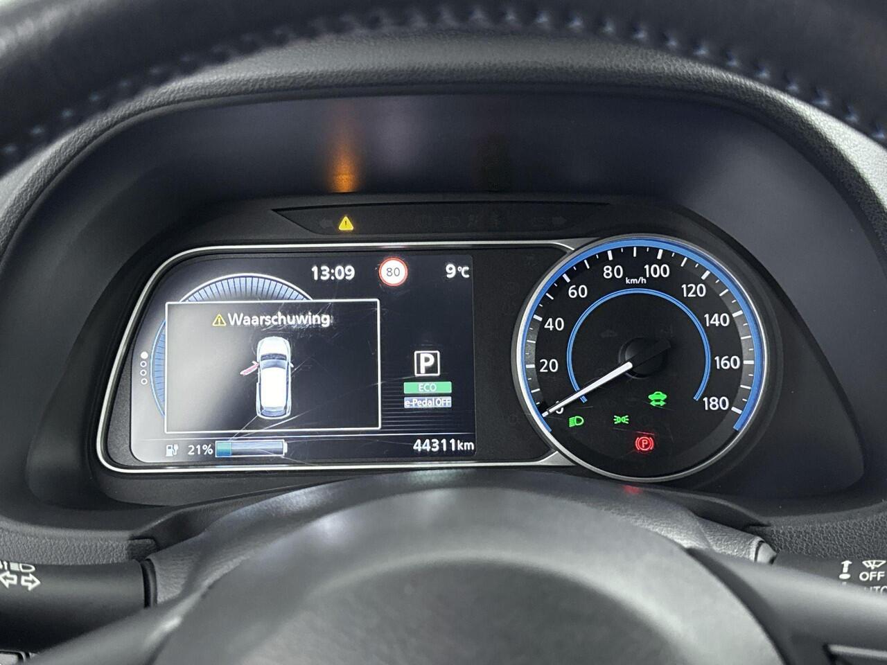 Nissan LEAF e+ Tekna 62 kWh 218PK | Navigatie | Rondom Camera | 1e Eigenaar | Trekhaak | Inclusief Winterbanden op Velgen | Dakdragers