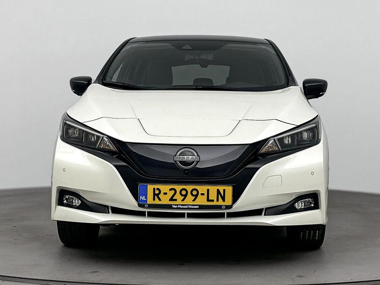 Nissan LEAF e+ Tekna 62 kWh 218PK | Navigatie | Rondom Camera | 1e Eigenaar | Trekhaak | Inclusief Winterbanden op Velgen | Dakdragers