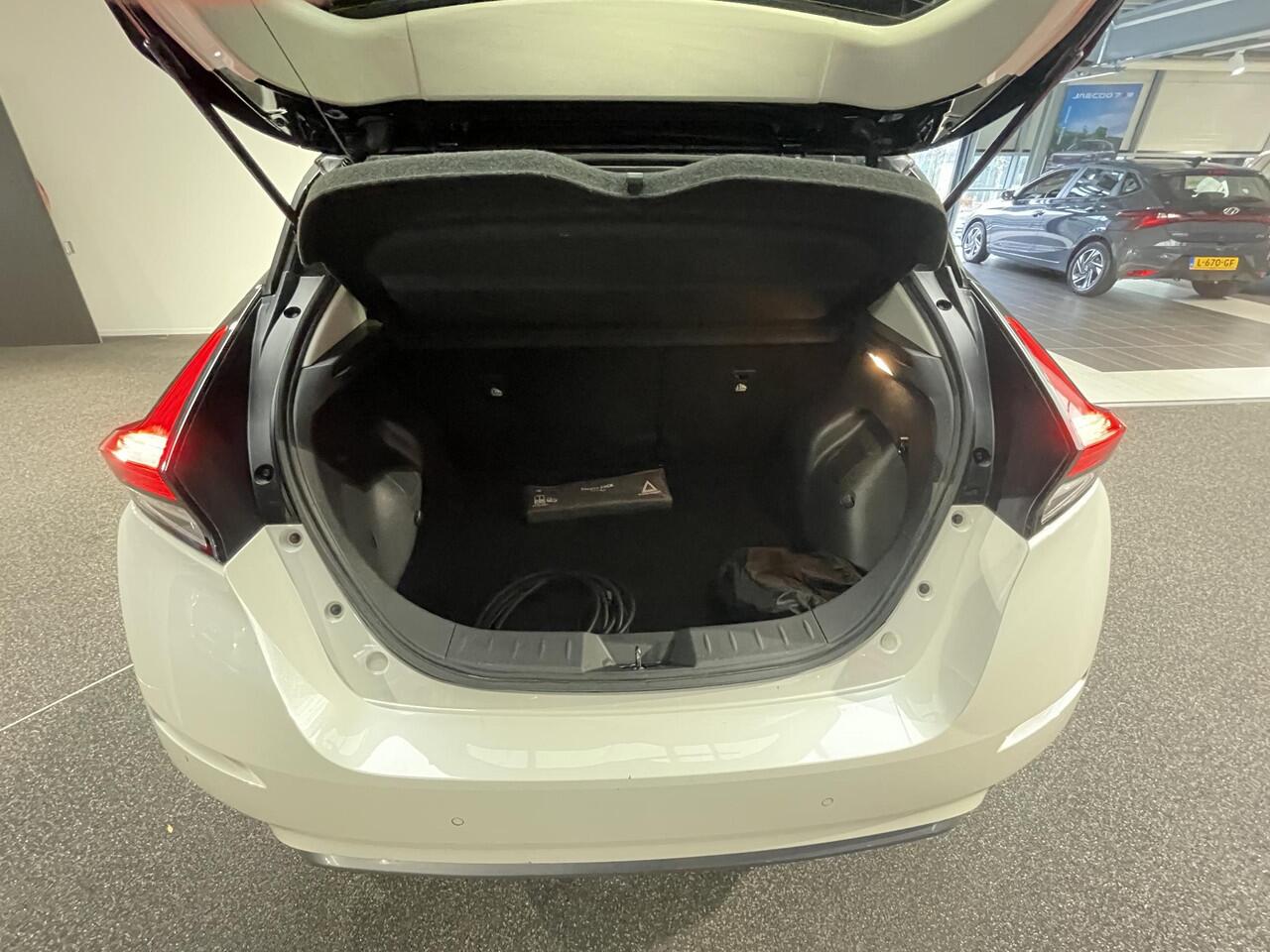 Nissan LEAF e+ N-Connecta 62 kWh | Stoelverwarming | Navigatie | Adaptive Cruise Control | 360° Camera |