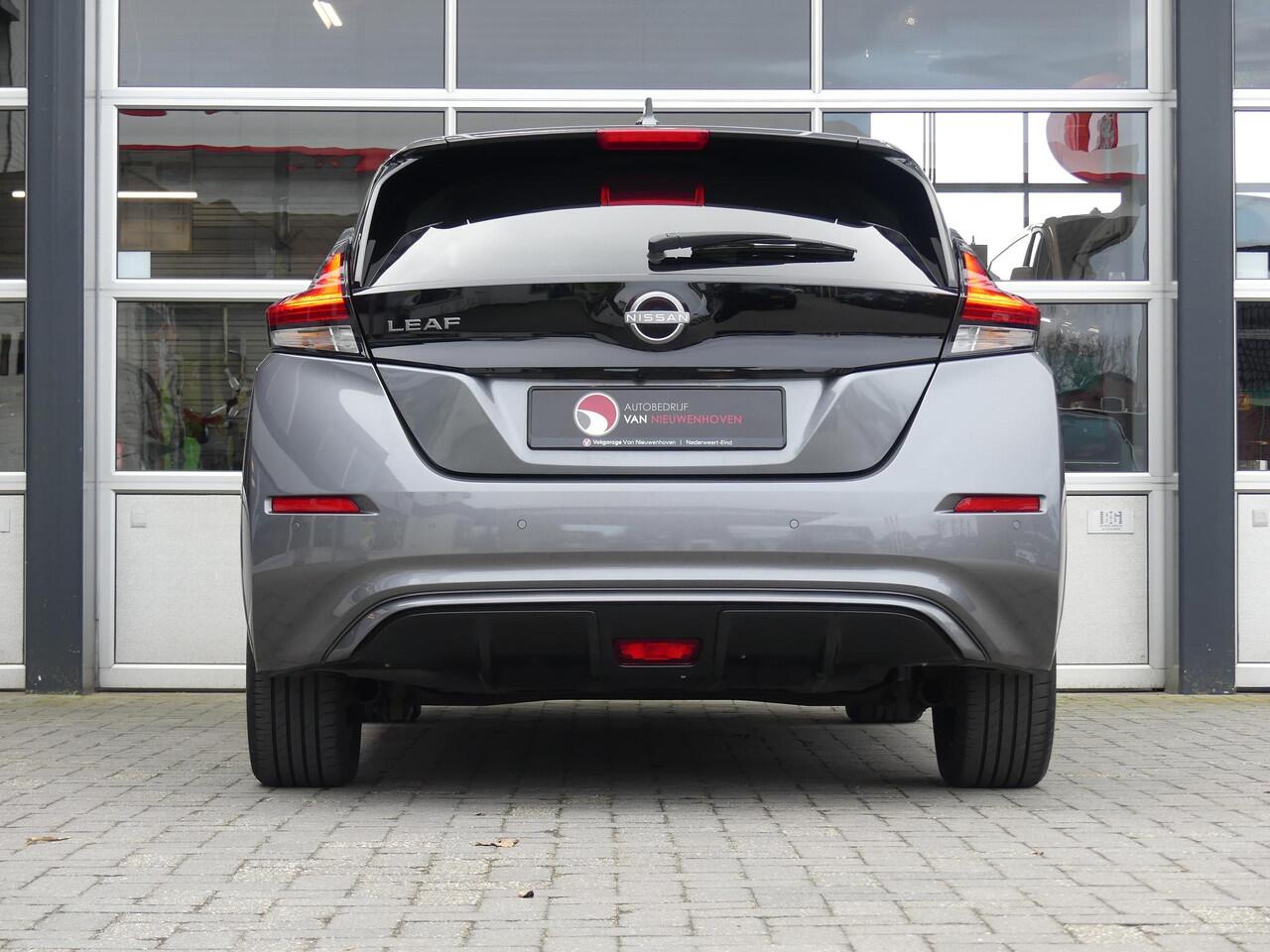 Nissan LEAF N-Connecta 40 kWh *t/m 10de bouwjaar garantie!