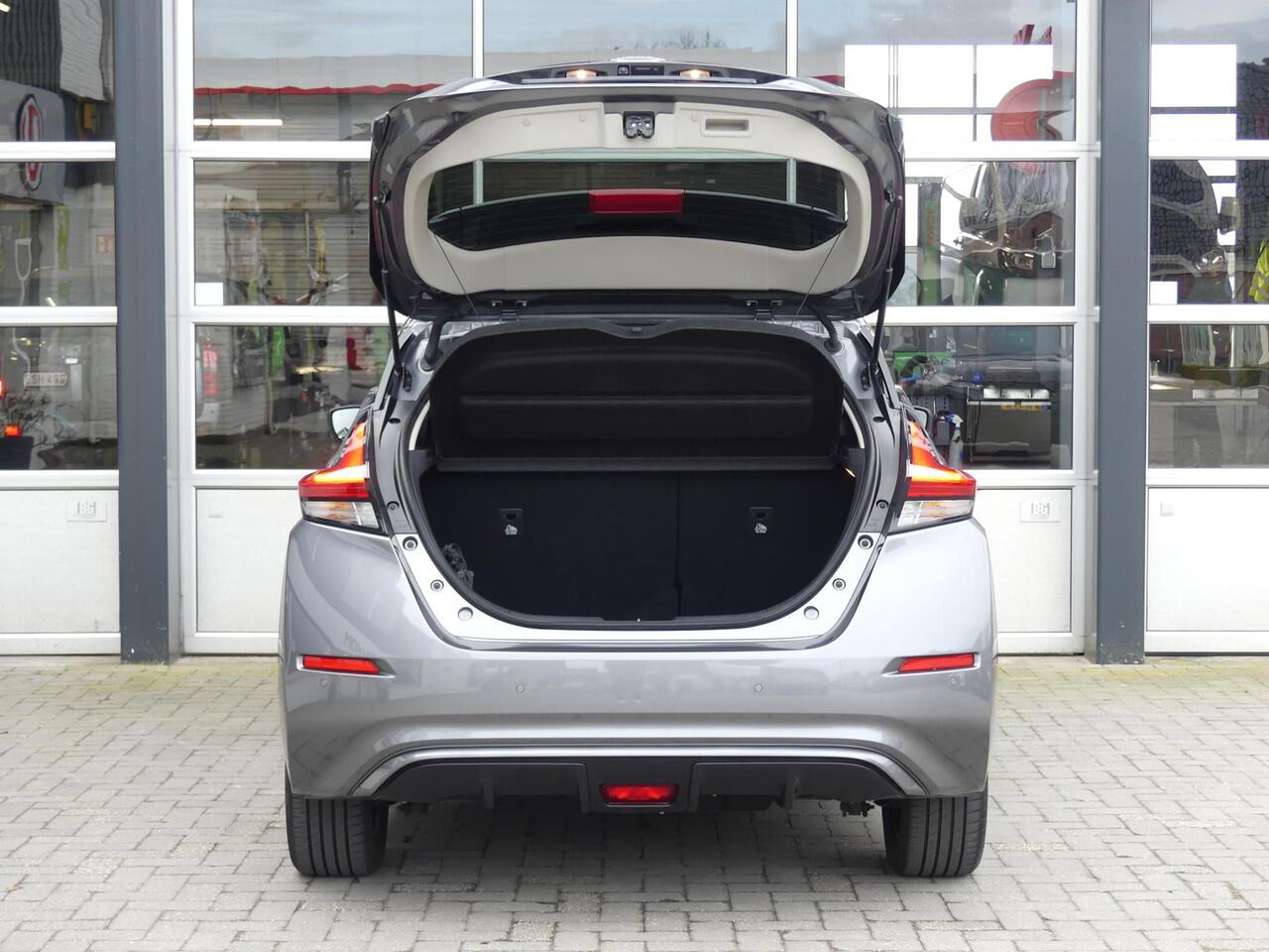 Nissan LEAF N-Connecta 40 kWh *t/m 10de bouwjaar garantie!