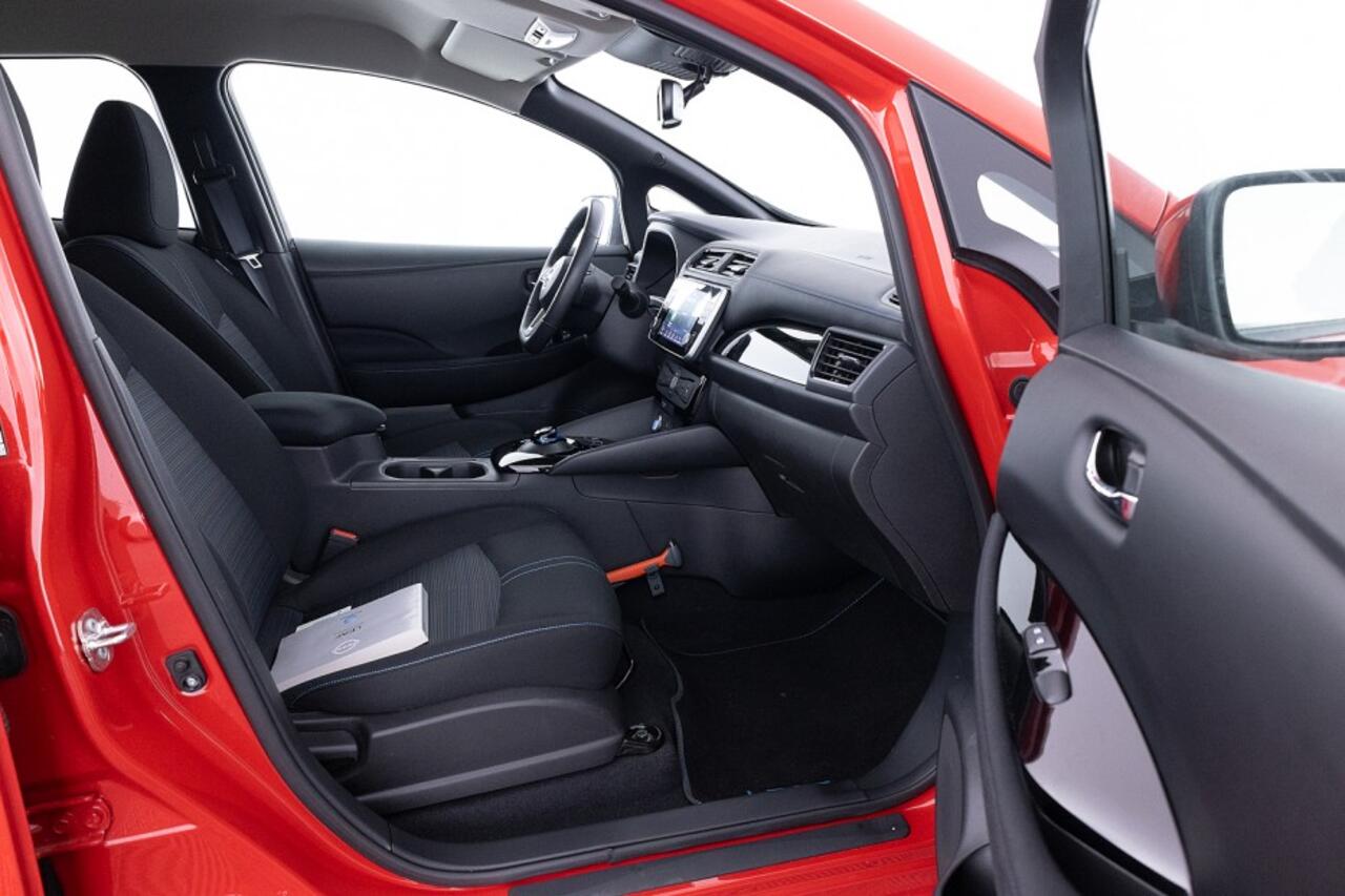 Nissan LEAF Acenta 40 kWh | NAVI | Trekhaak ? 1e Eigenaar | SOH 96,1%