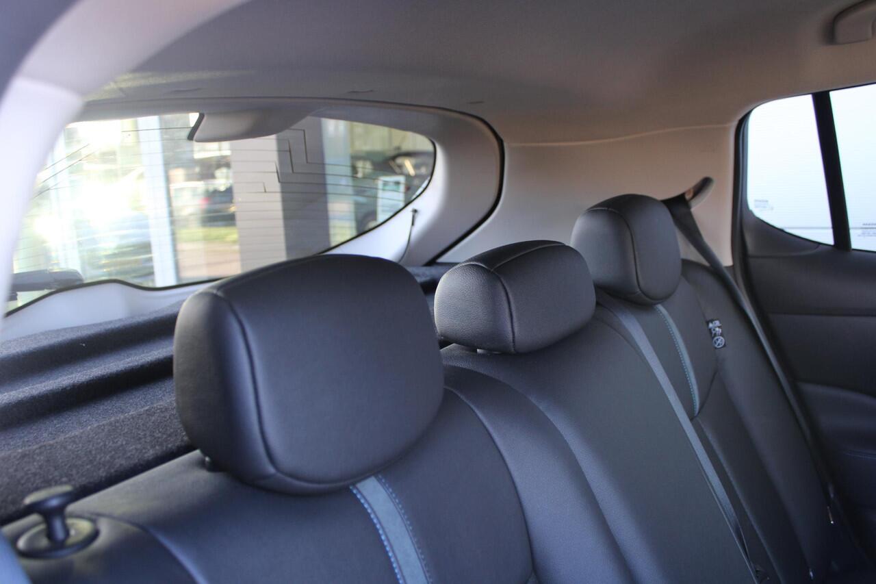 Nissan LEAF Tekna 40 kWh Automaat Airco Navi Camera Carplay 11.128km Nieuwstaat