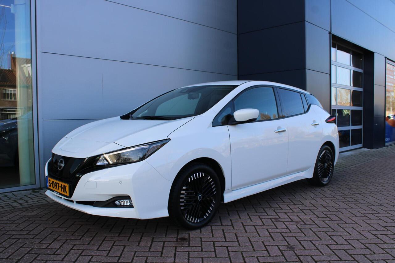 Nissan LEAF Tekna 40 kWh Automaat Airco Navi Camera Carplay 11.128km Nieuwstaat
