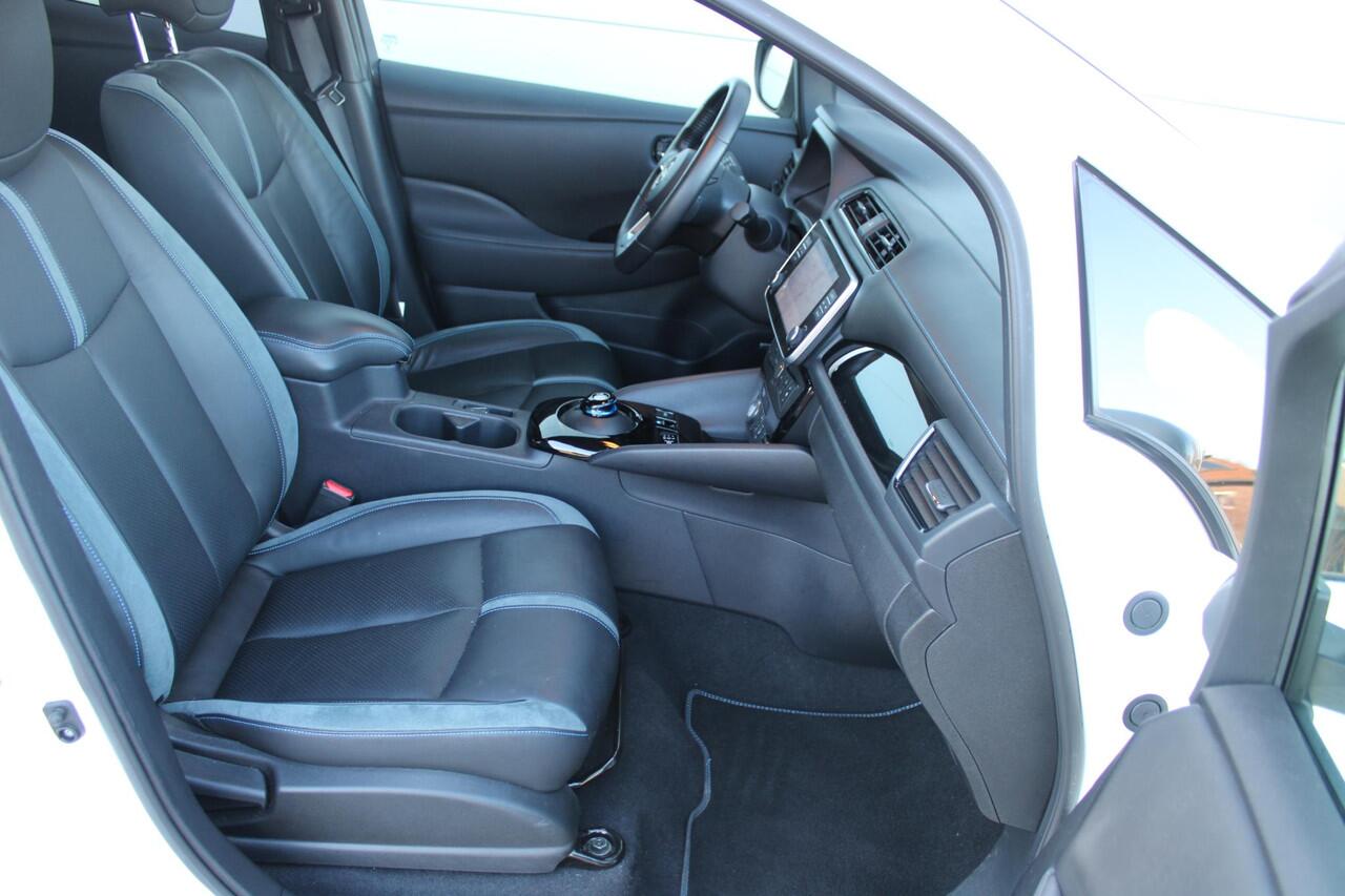 Nissan LEAF Tekna 40 kWh Automaat Airco Navi Camera Carplay 11.128km Nieuwstaat