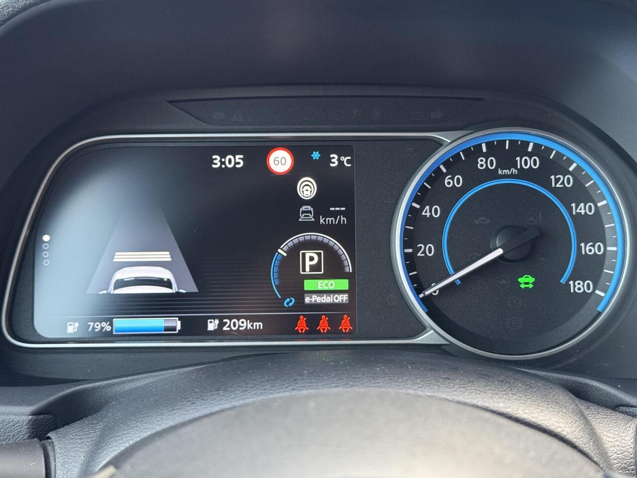 Nissan LEAF e+ Tekna 62 kWh 100% dealer onderhouden / SOH 93,2% / Stoelverwarming Voor & Achter / Adaptieve Cruise Control / Warmtepomp / Bose Audio / Rondzichtcamera / Stuurverwarming / Dodehoekdetectie / Apple Carplay & Android Auto /