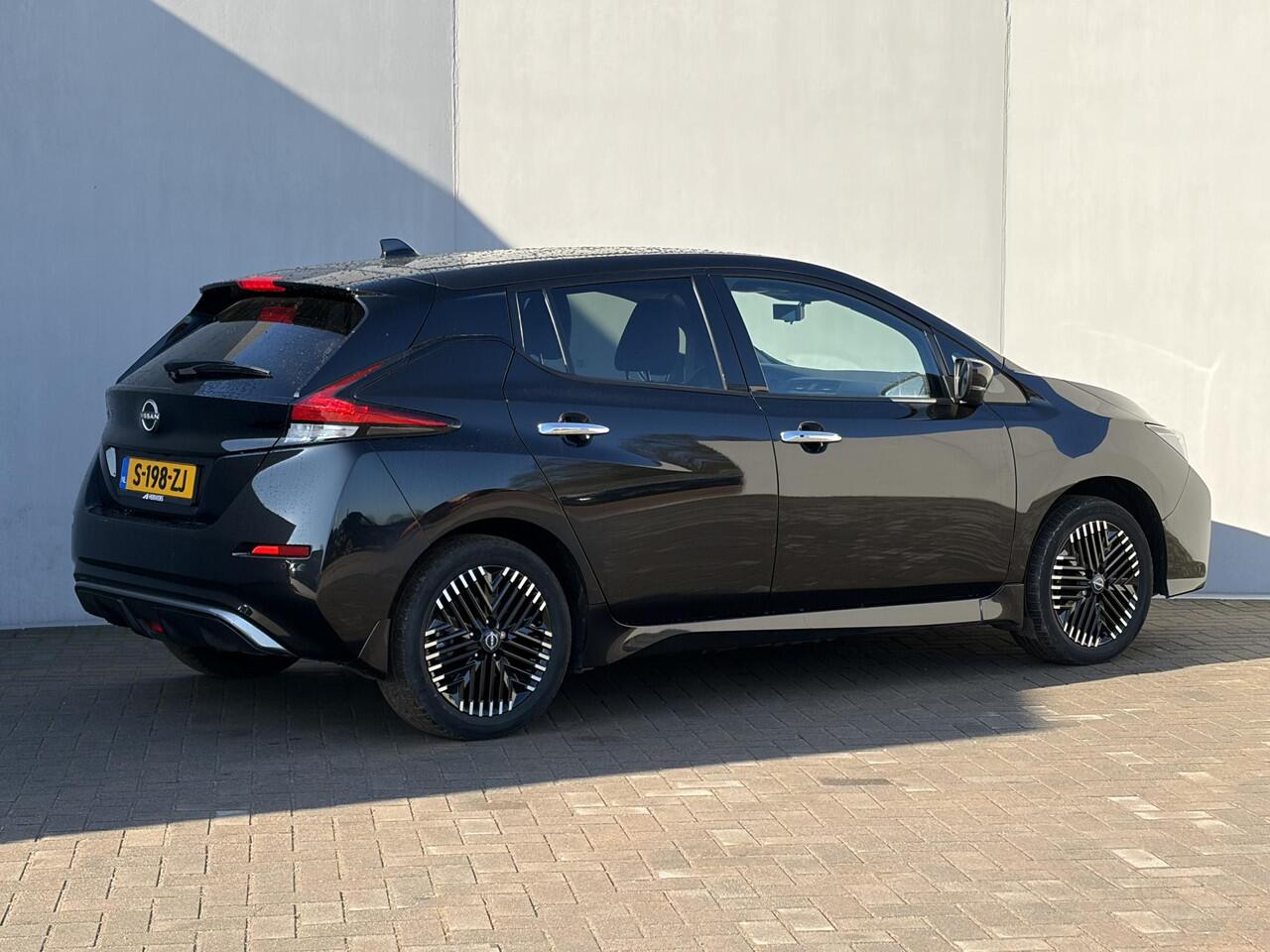 Nissan LEAF e+ Tekna 62 kWh 100% dealer onderhouden / SOH 93,2% / Stoelverwarming Voor & Achter / Adaptieve Cruise Control / Warmtepomp / Bose Audio / Rondzichtcamera / Stuurverwarming / Dodehoekdetectie / Apple Carplay & Android Auto /