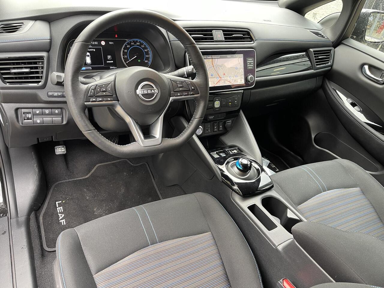 Nissan LEAF N-Connecta 39 kWh SoH 97% | Trekhaak | Navigatie | Stuur- + Stoelverwarming | 360° Camera | Keyless Entry | Adapt. Cruise Control | Rijklaarprijs!
