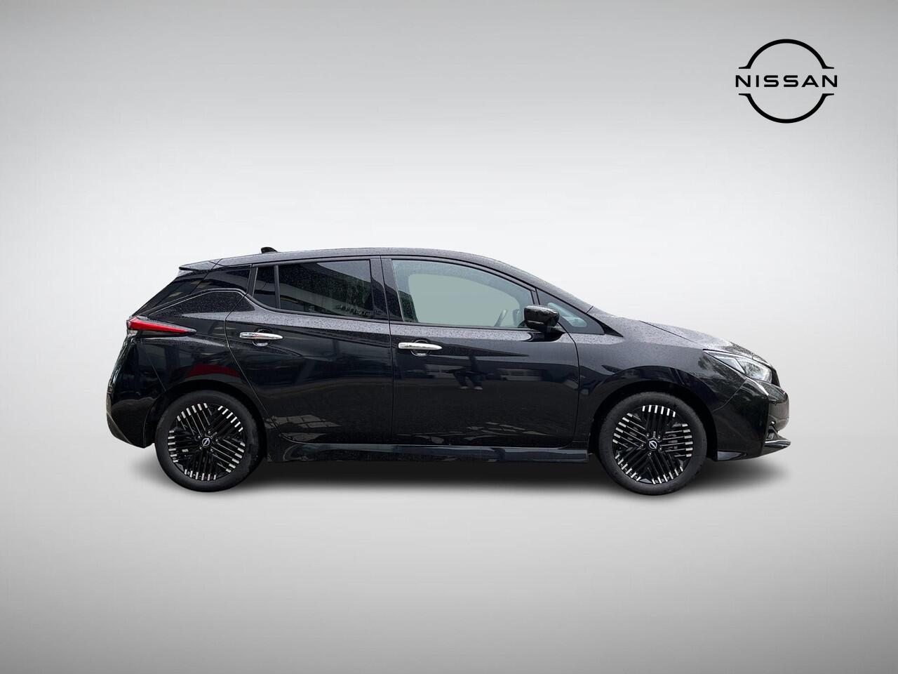 Nissan LEAF N-Connecta 39 kWh SoH 97% | Trekhaak | Navigatie | Stuur- + Stoelverwarming | 360° Camera | Keyless Entry | Adapt. Cruise Control | Rijklaarprijs!