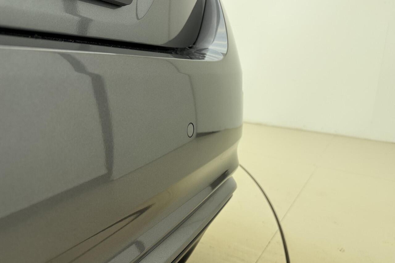 Nissan LEAF Tekna 39 kWh | Afneembare trekhaak | Warmtepomp | Navigatie | Achteruitrijcamera | Stoelverwarming | Climate Control