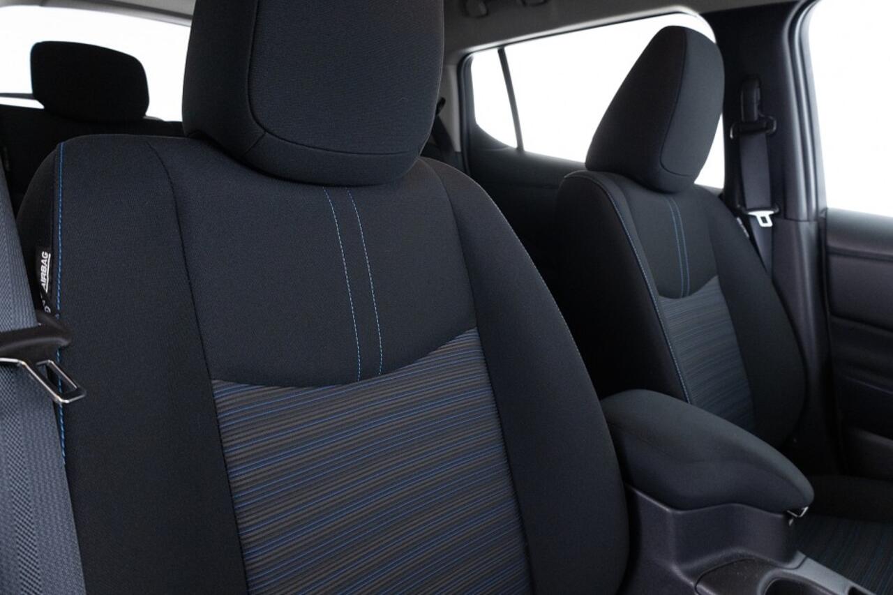 Nissan LEAF N-Connecta 40 kWh *Bi-Tone* NAVI | LED | 360 Camera | Uniek Lage KM-Stand