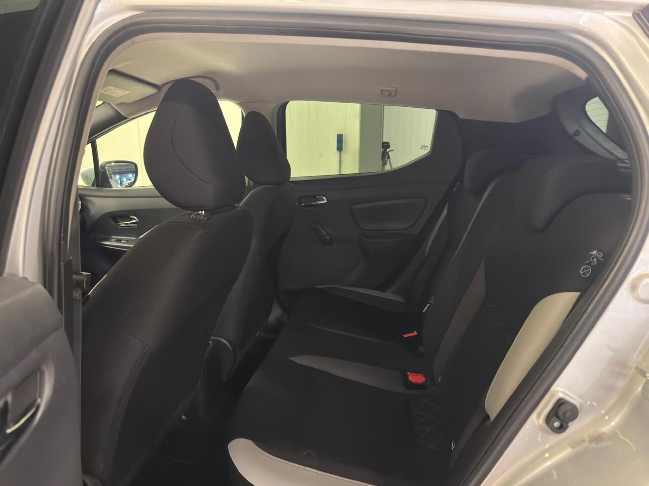 Nissan MICRA 0.9 IG-T N-Connecta | Navigatie | Stoelverwarming | Achteruitrijcamera |