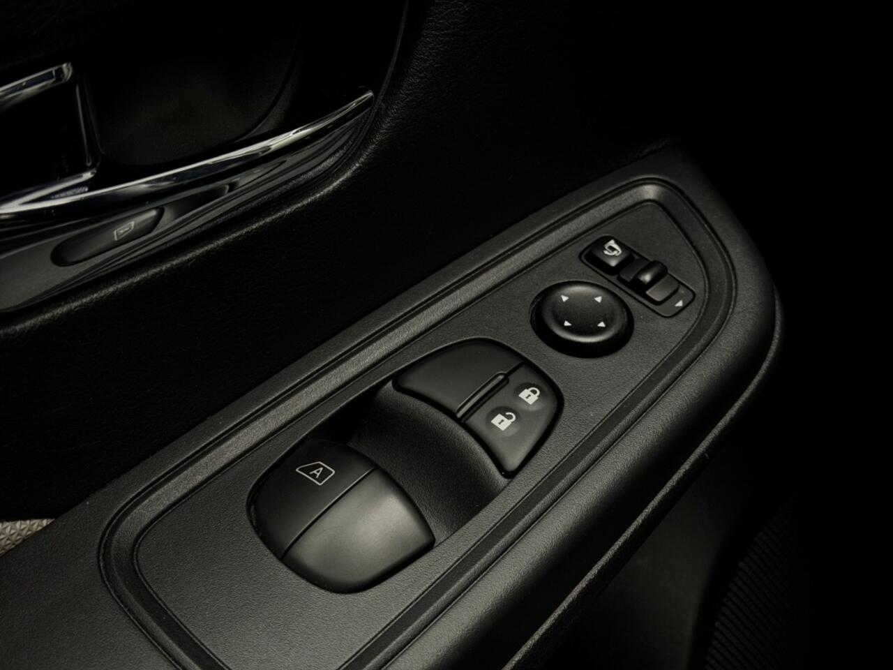 Nissan MICRA 0.9 IG-T N-Conn. NAVI|STOELVERW|KEYLESS|CLIMA