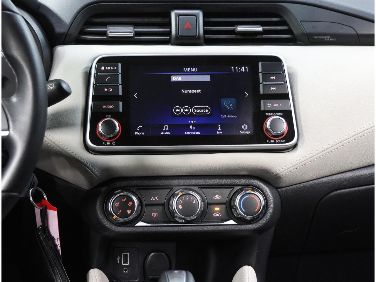 Nissan MICRA 100PK N-Connecta | 1ste eigenaar | AUTOMAAT | Cruise Control | DAB Radio | Parkeersensoren | AppleCarPlay/AndroidAuto | 16"LMV | Airco | Isofix | Privacy Glass | Parkeersensoren |